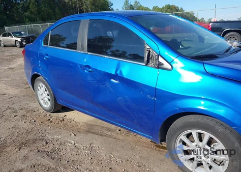 2020 Chevrolet Sonic Fwd Lt z USA, uszkodzony, nr VIN 1G1JD5SB6L4111081